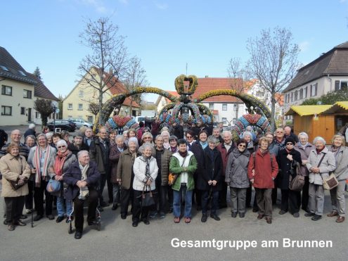 gruppe-am-brunnen